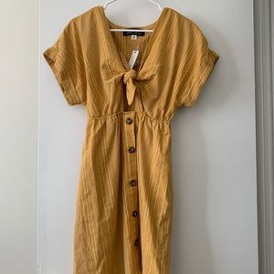 Francesca’s yellow dress w/ buttons and tied front